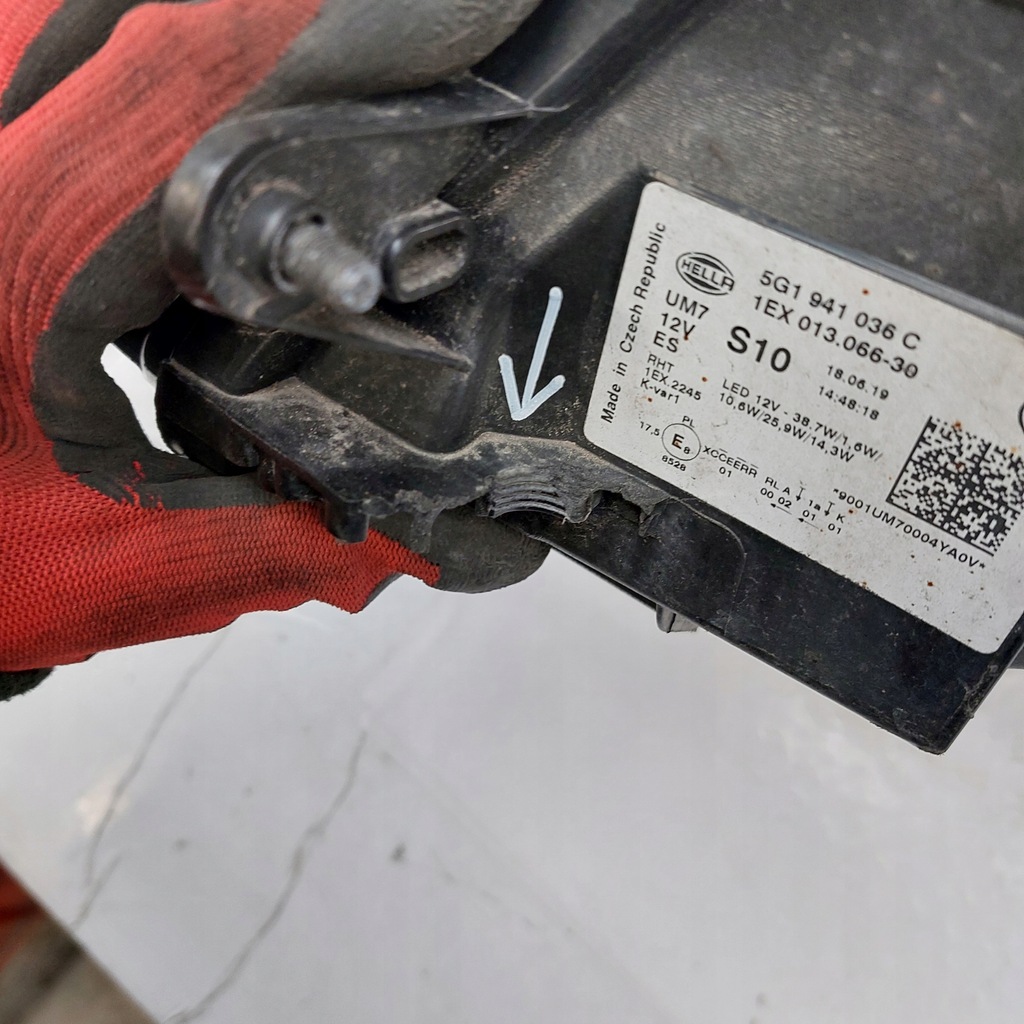 фото №8, Volkswagen passat b8 лампа правый перед led hella [na запчасти] 5g1941036c