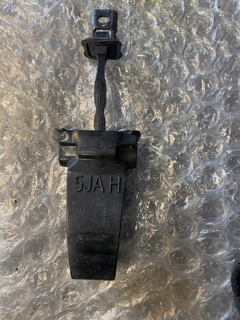 фото №1, Ограничитель дверь правый задняя skoda rapid 12-