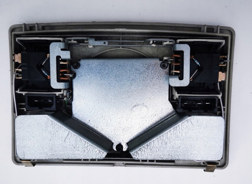 фото №2, Audi a6 c5 лампа освещение салона