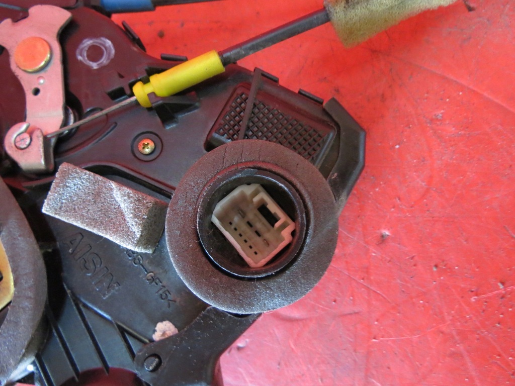 фото №4, Corolla verso 2 ii замок дверь правый перед 2pin eu