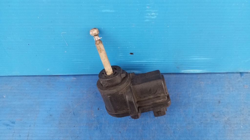 фото №8, Моторчик регулировки лампы фара перед 8d0941295a seat ibiza ii