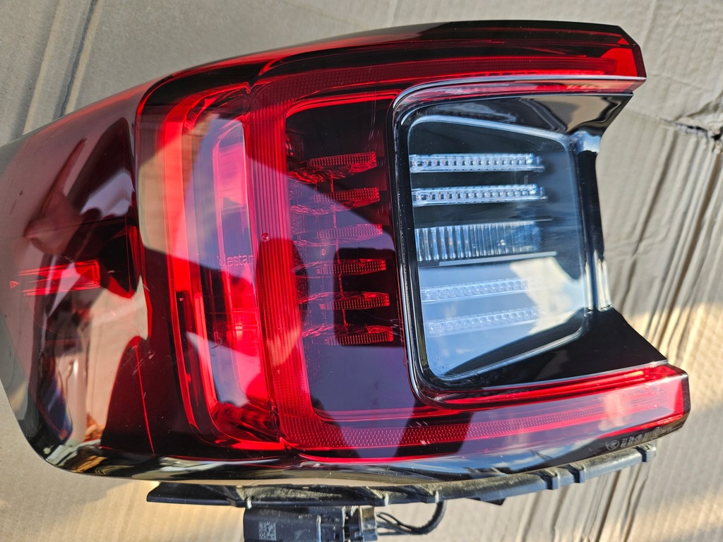 фото №5, Ліва задня задня лампа polestar ii 2 31108940