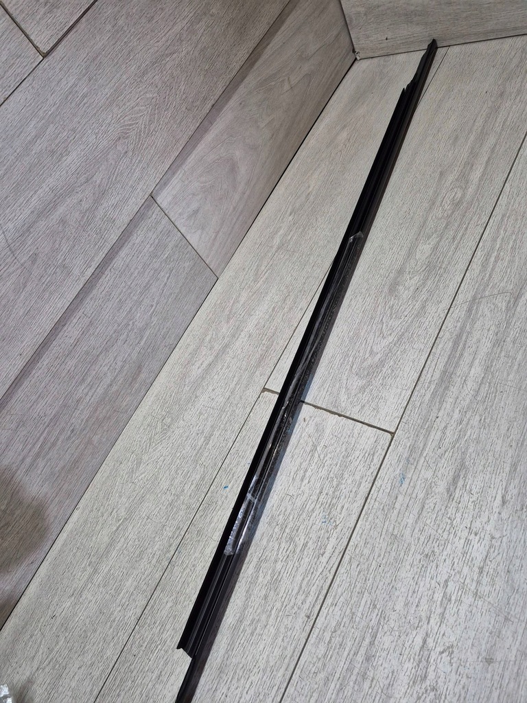 фото №6, 12283. bmw x1 u11 молдинг ущільнювач лівий перед 9451533