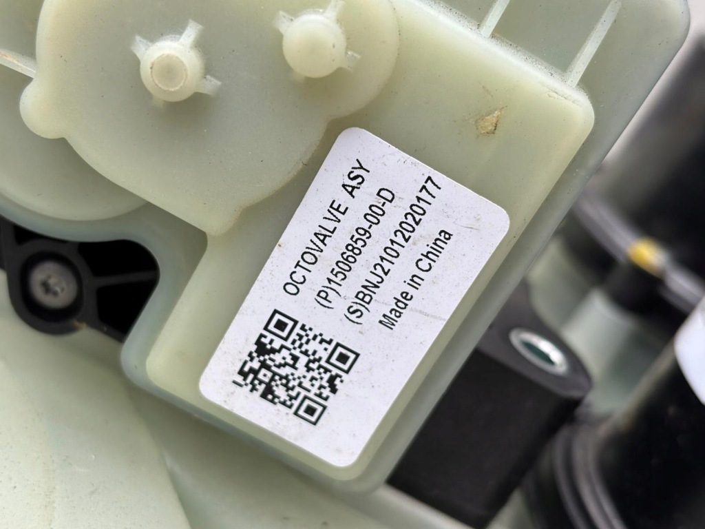 фото №7, Tesla 3 s plaid насос воды тепла 1523003-00-b 1750119-00-a 1752119-00-b