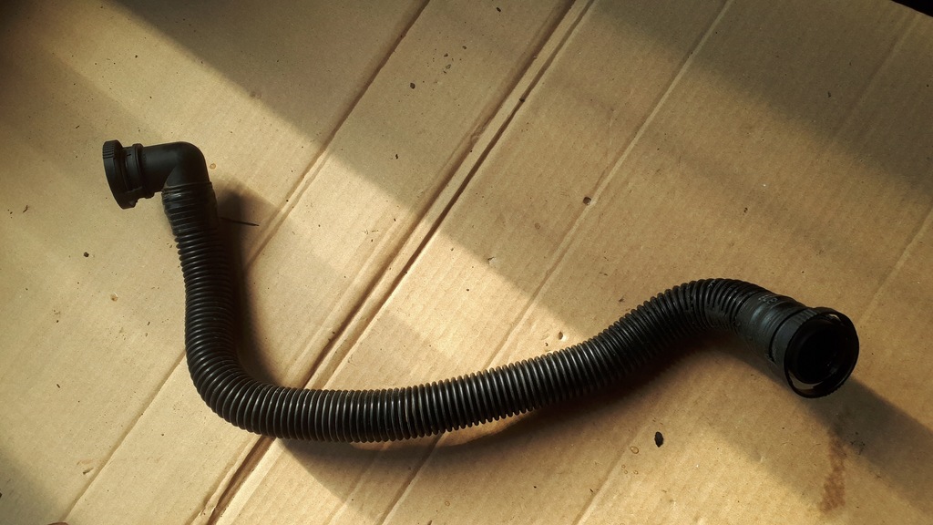 фото №1, A6 c7 4g шланг трубка воздуха 3.0 tfsi a7 4g