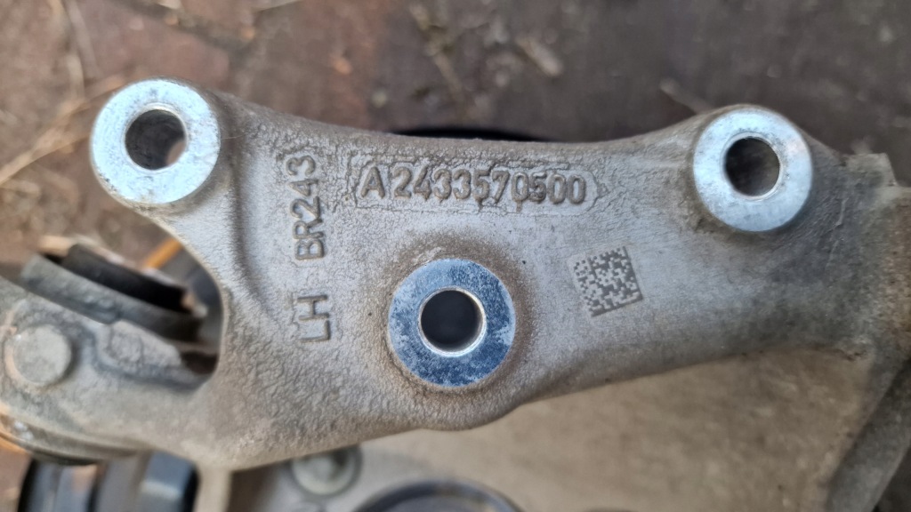 Mercedes eqa 243 h243 w243 поворотный кулак ступица задний  задняя левый правый левая правая Киев