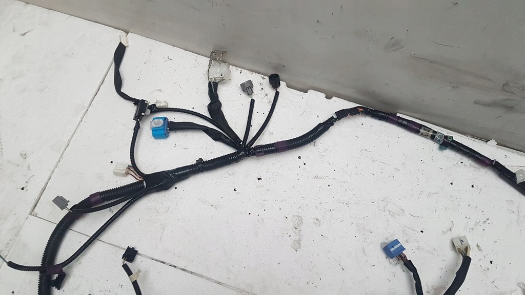 фото №8, Електропроводка кришки підсилювач антенний lexus rx 450h