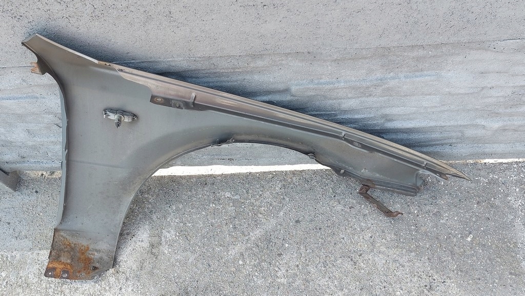 фото №11, Mazda 323f b3 12m крыло передний левый