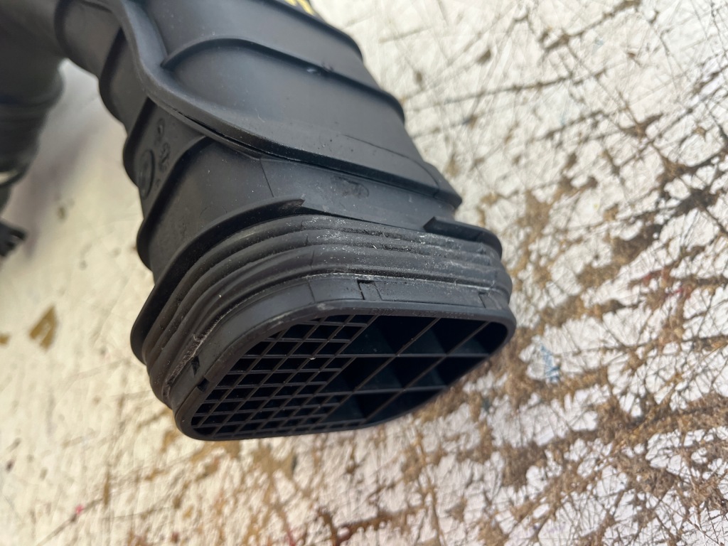 фото №11, Bmw f10 f11 резонатор воздухозаборник труба воздуха 8512014 8508047 8512249