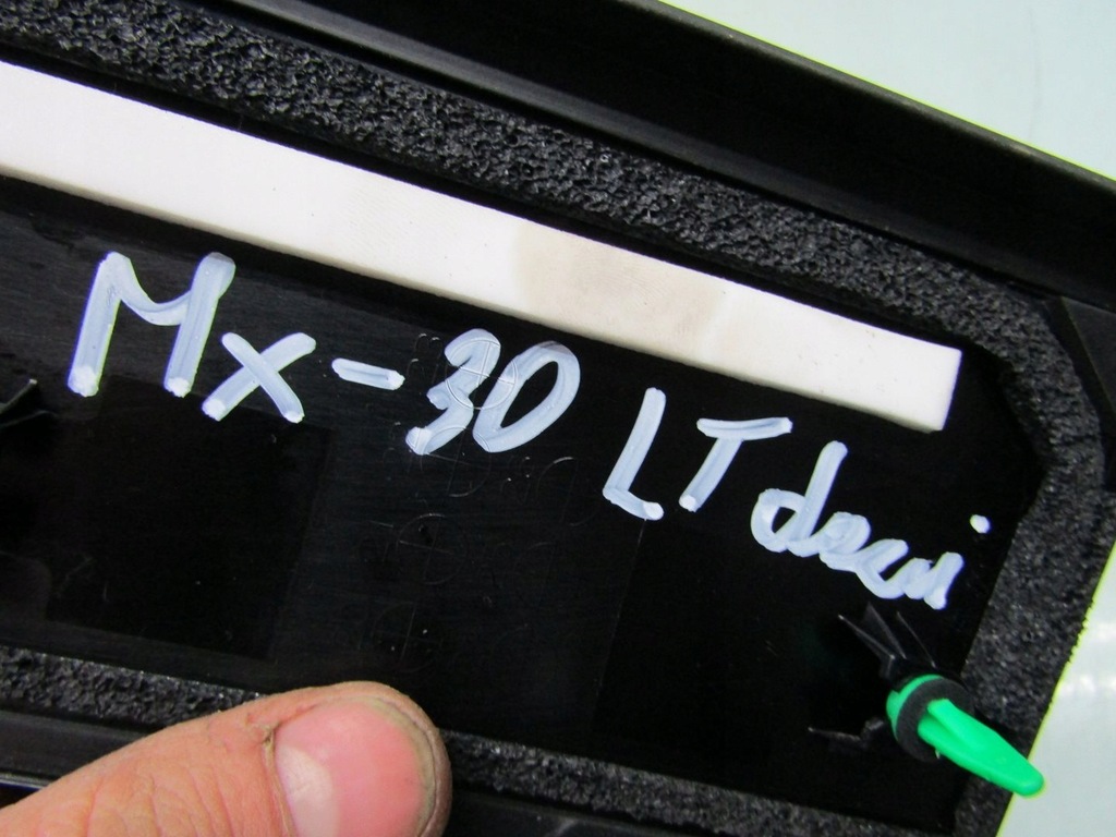 фото №9, Mazda mx-30 21r молдинг двері ліва задня лівий задня лівих задніх dn4f50m41