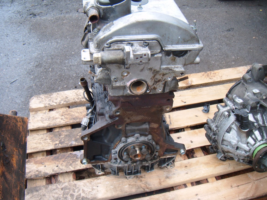 фото №6, Audi a3 8l 3d 1996 - 2003 1.8 двигун голий блок двигуна код двигуна : agn