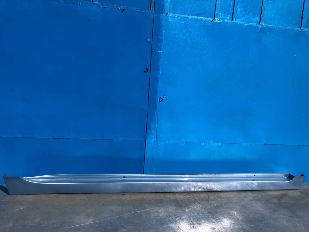 фото №1, Toyota prius iii правая молдинг накладка порог 8w1