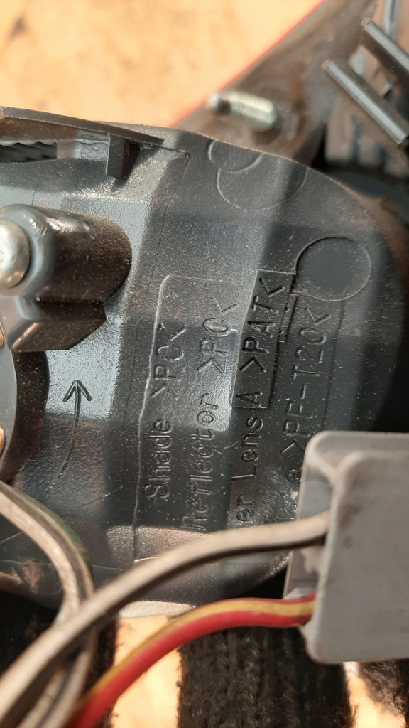 фото №9, Toyota avensis verso лампа задняя задняя левая w крышка