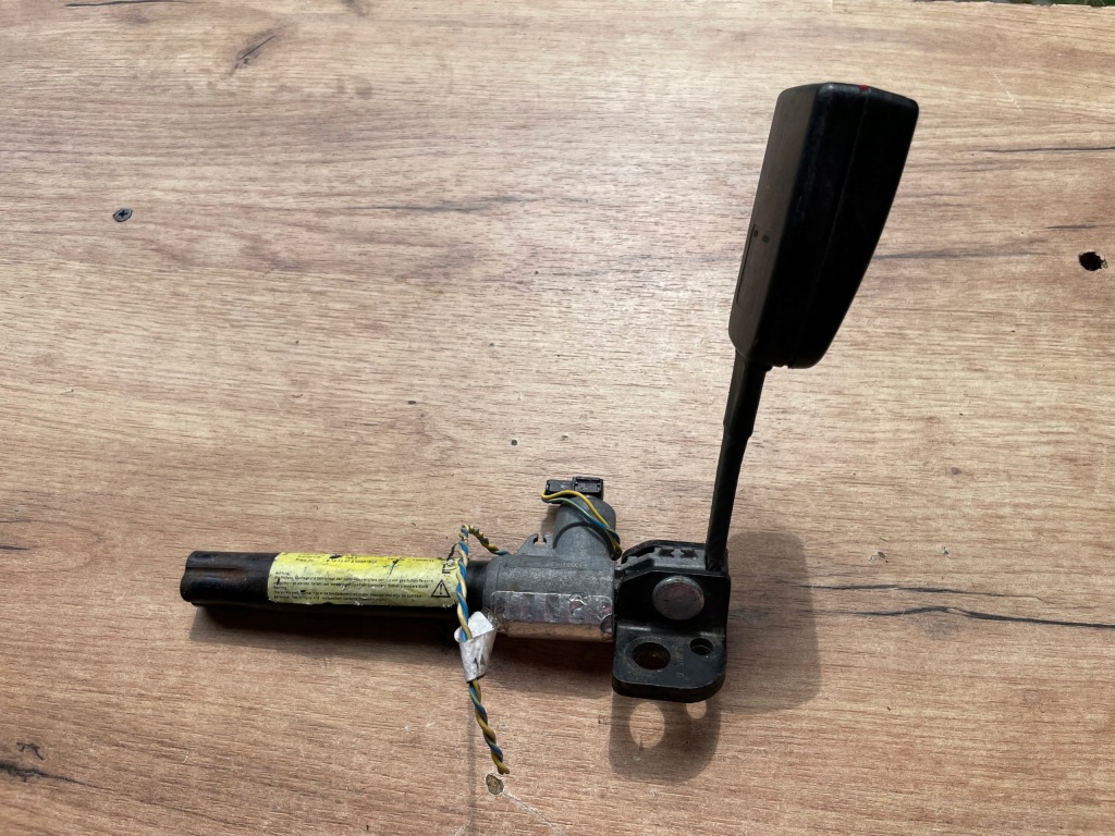 фото №1, Натягувач роз'єм поперечина лівий задня bmw e60 e61 9117189