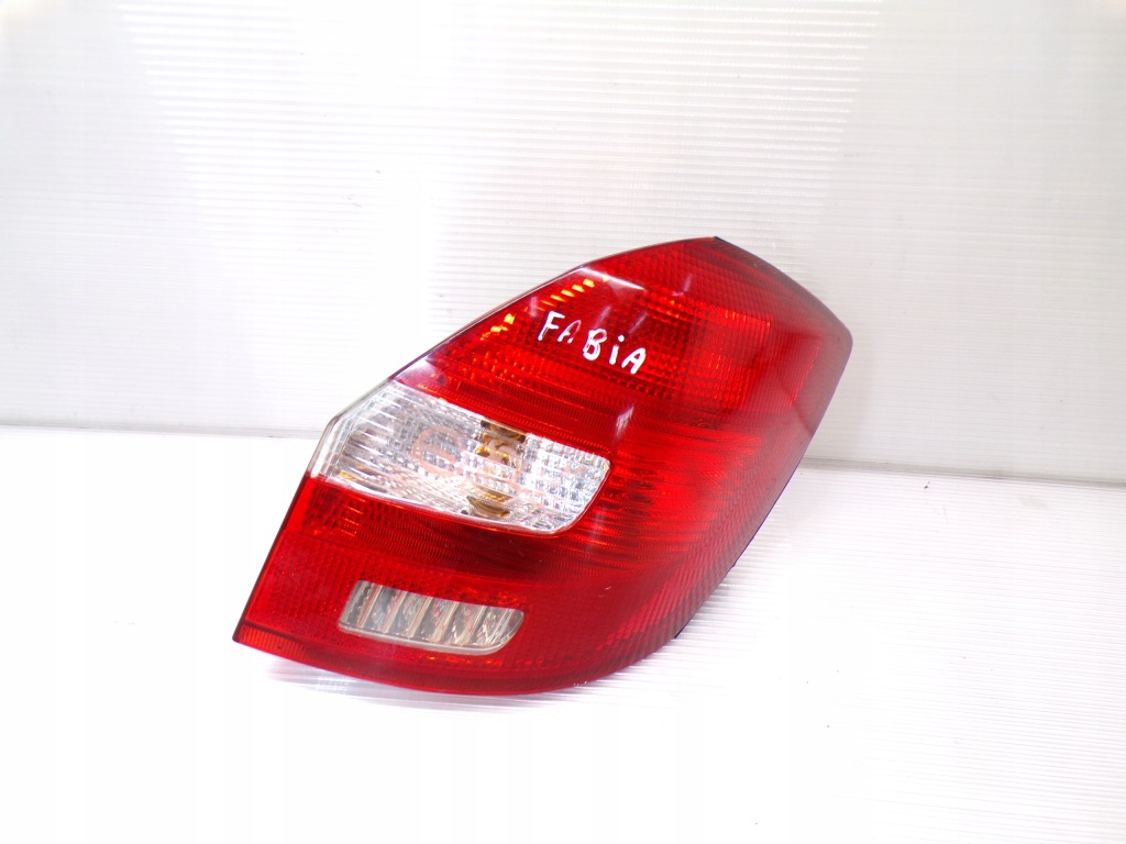 фото №1, Лампа задняя правая skoda fabia 2009 ii lift 5j6945112
