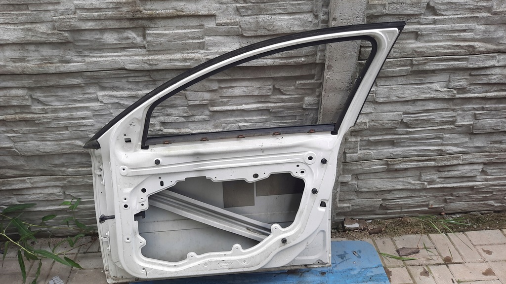 фото №12, Двері перед передні праве volvo v50 04-12r