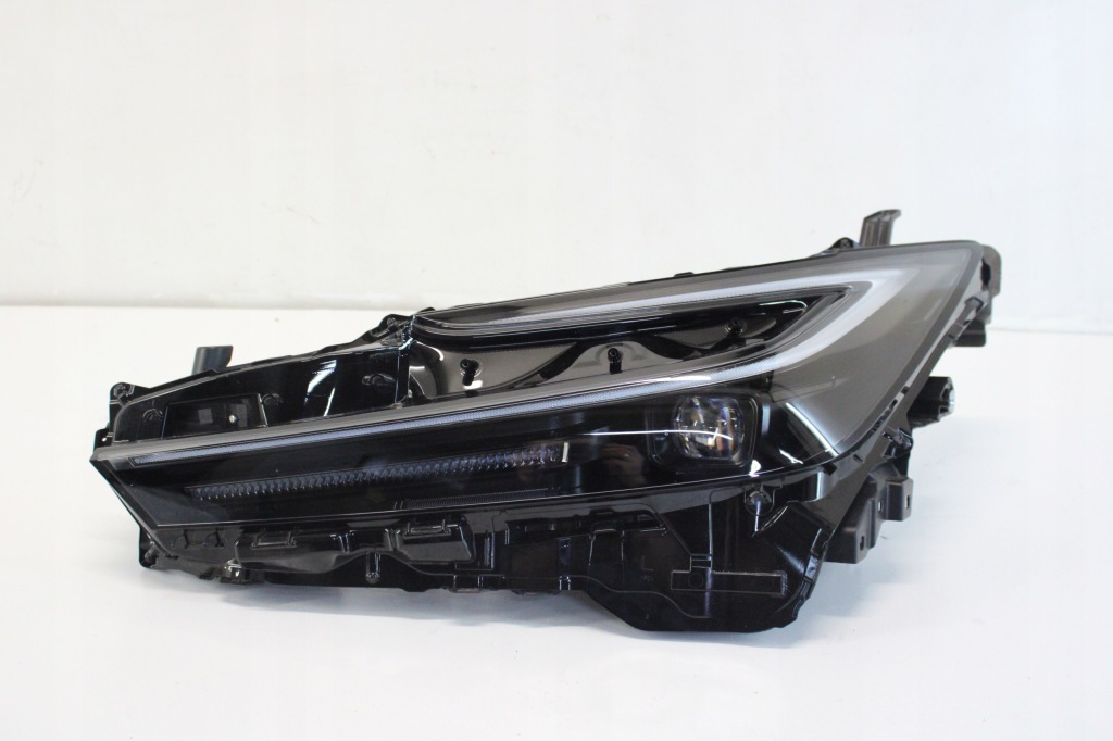 Купить Toyota prius v 2023- фара перед передняя левая full led