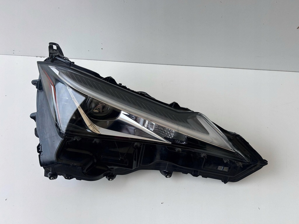 фото №1, Lexus ux лампа правая перед оригинал