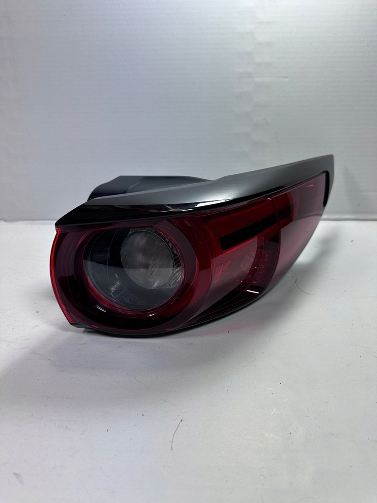 фото №1, Cx-5 ii лампа права задня задня led kb8a51150