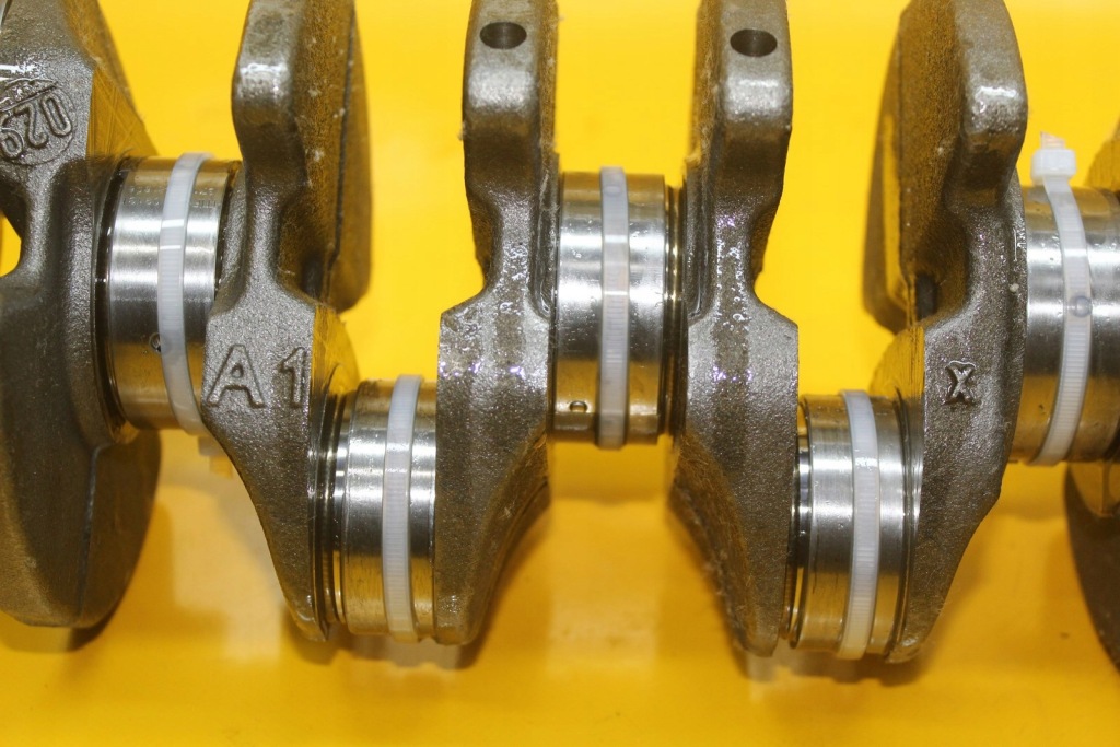 Wał коленчатый с вкладышами citroen c3 peugeot ford volvo 1.6 hdi 058b00531 в Украине