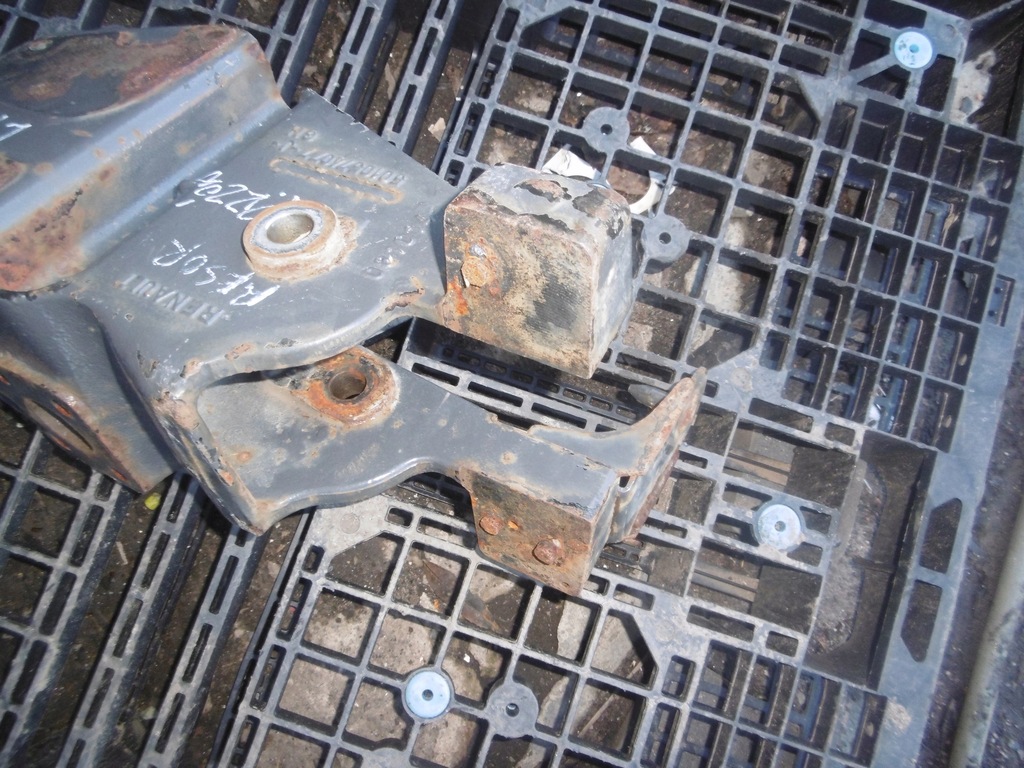 фото №5, Кронштейн кронштейн рессора левый перед magnum dxi 5010574077