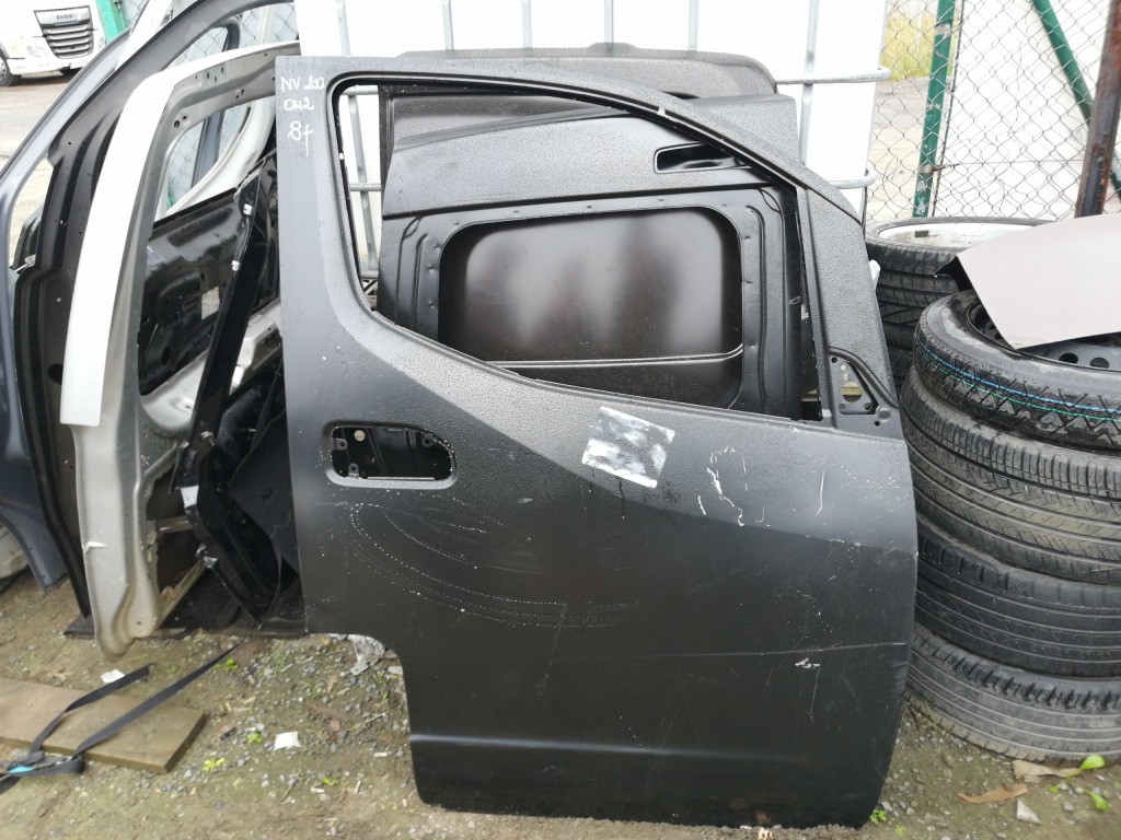 фото №1, Nissan nv200 дверь передние правое nowe org