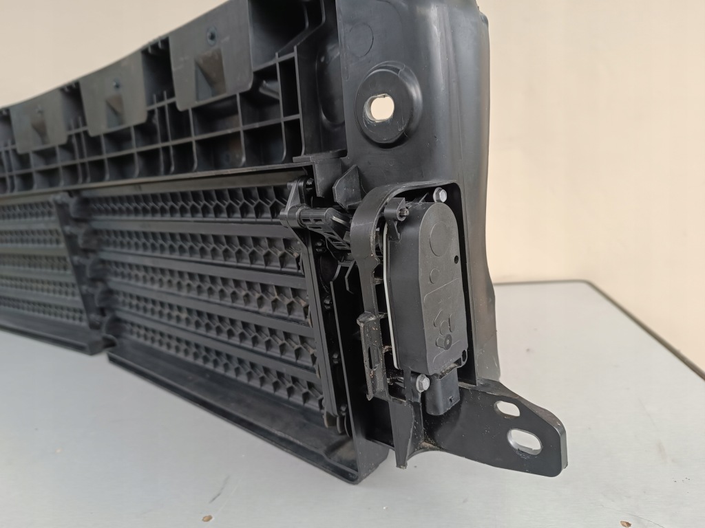 Volvo xc40 2 рестайлинг  2021+ жалюзи впуск руль воздуха 32227592 Киев