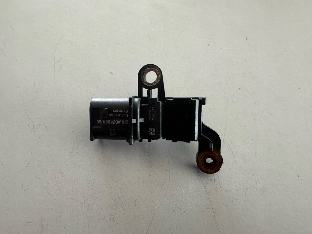 фото №1, Датчик фильтра воздуха mercedes actros mp 4 a0065420318