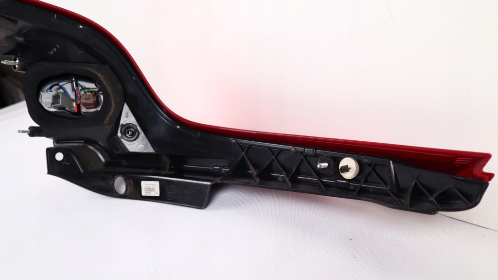 фото №12, Volvo xc60 i lift лампа правая задняя 31323035