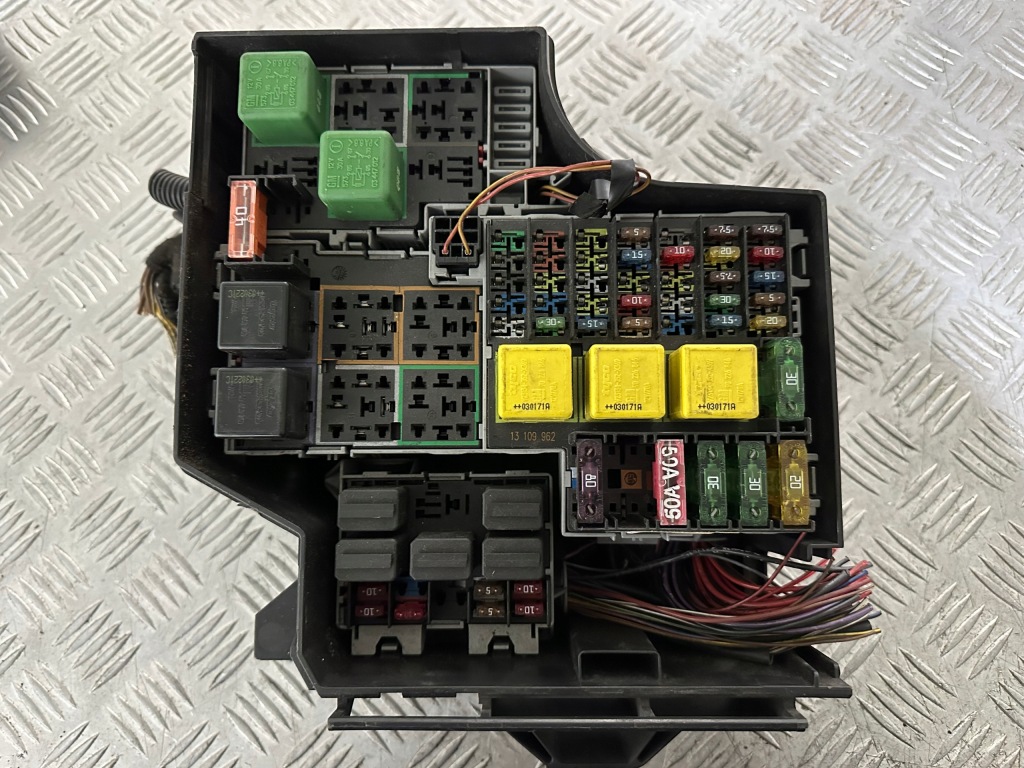 фото №5, Opel combo c corsa c коробка запобіжників 13109962