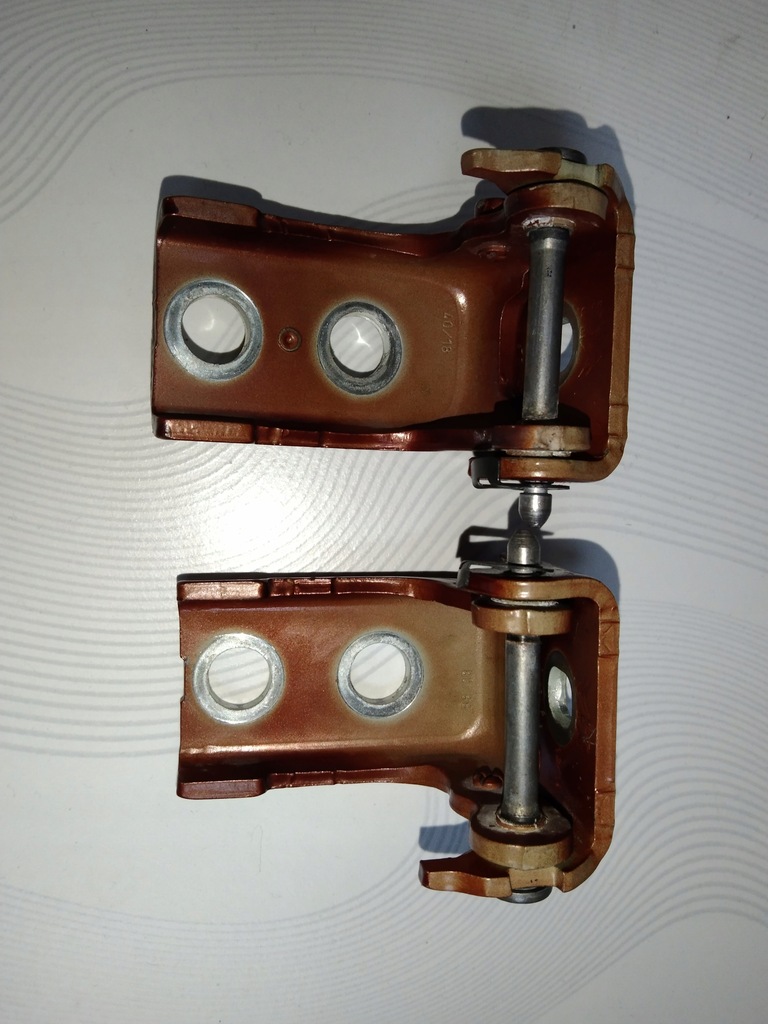 фото №1, Петлі перед правий rifter 18-