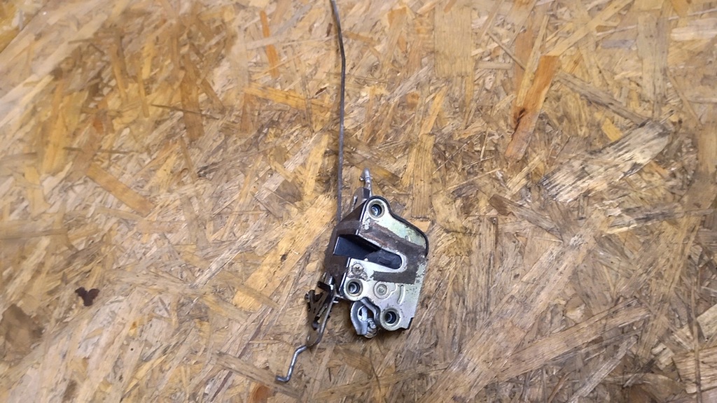 фото №1, Monterey trooper 3,2 v6 98 r замок дверь pt