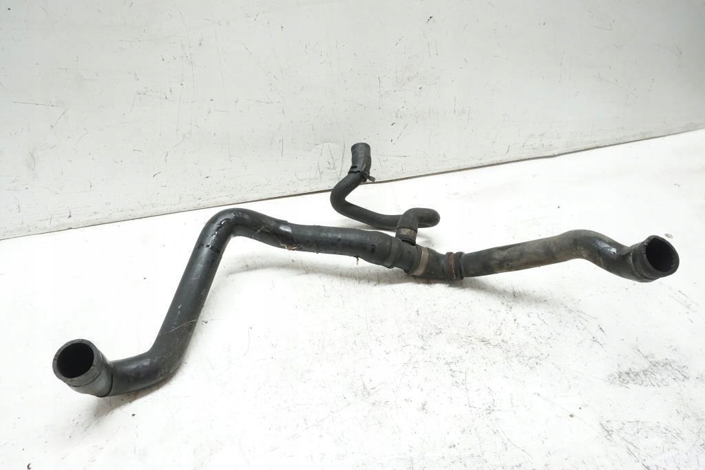 Шланг труба пабтрубок  воды mercedes w168 a170 cdi Доставка