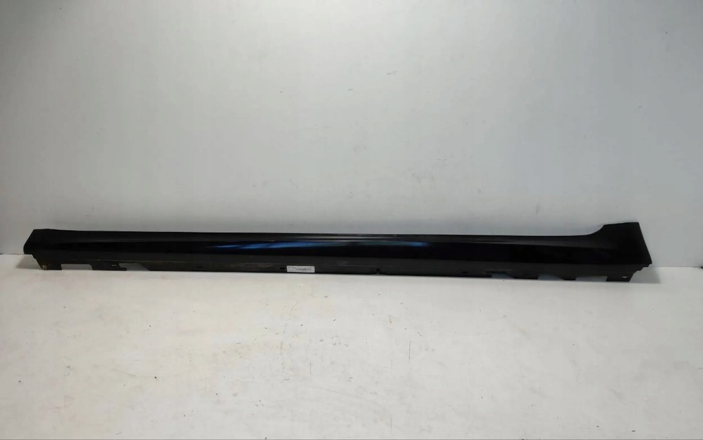 фото №1, Порог молдинг левая bmw g30 g31 8064743