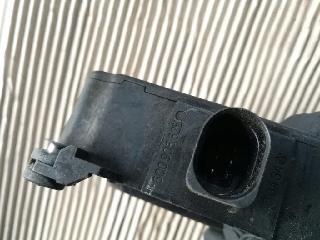 фото №5, Клапан електромагнітний вакууму audi vw