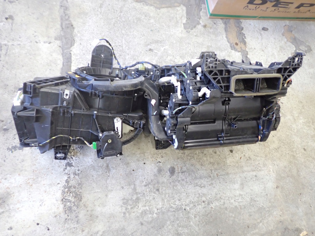 фото №5, Обігрівач jaguar xj x351 euro dw93-19b555-ac