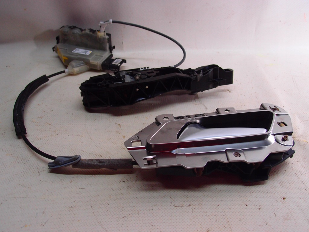 фото №1, Замок двері лівий задня 6 pin citroen ds7