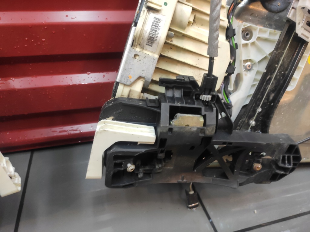 фото №8, Mercedes w221 замок доводчик правый перед доводчик дверь