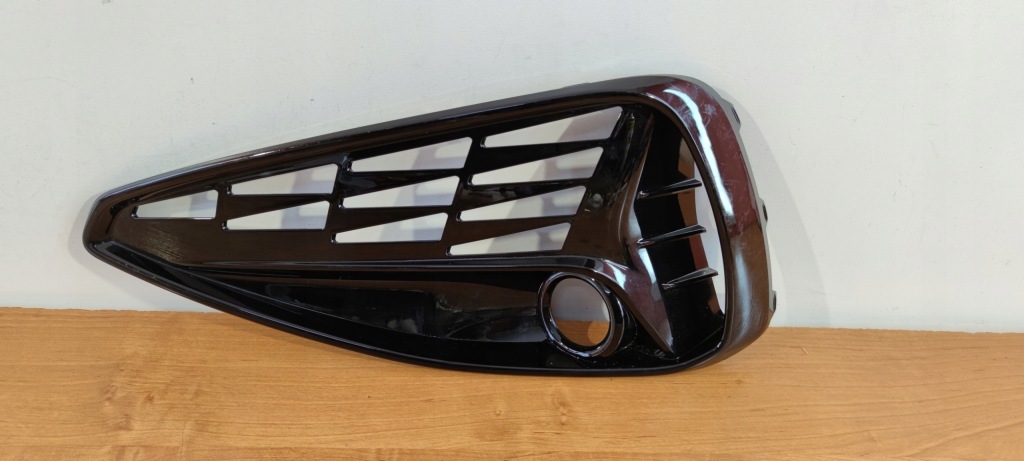 Купить Hyundai i30 3 левая решётка бампера рамка противотуманной фары