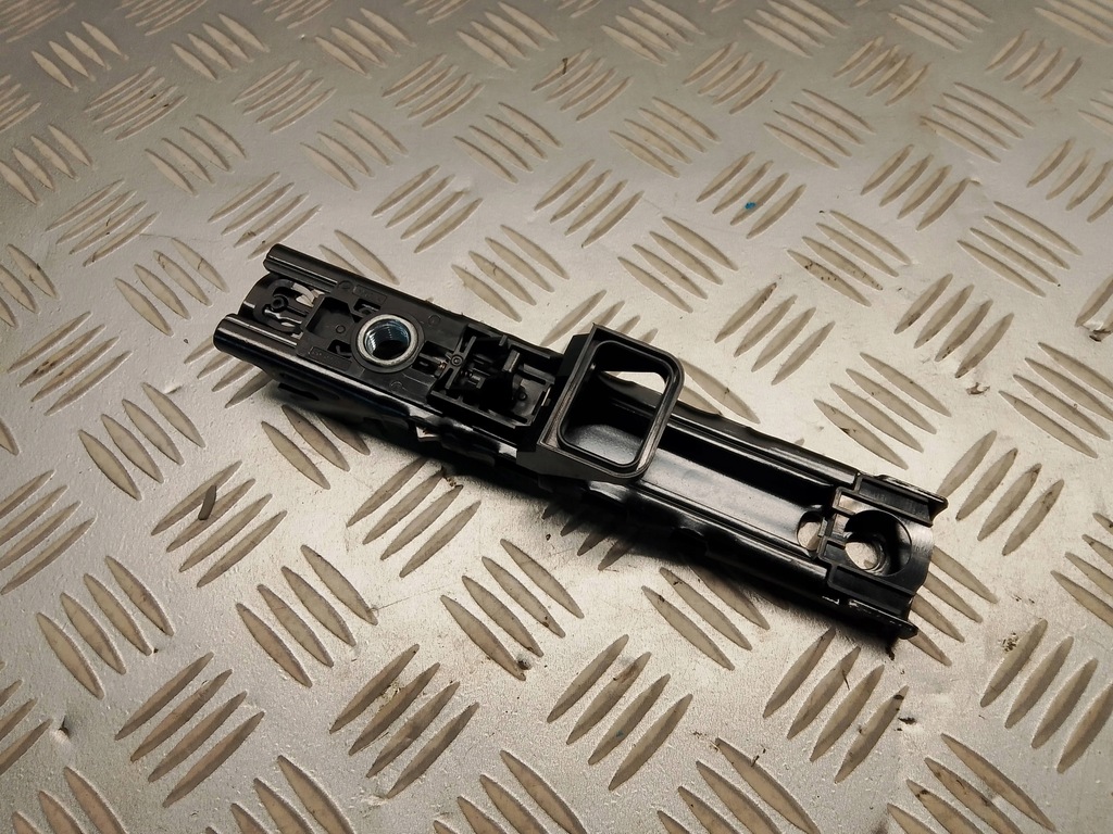 фото №1, Vw atlas cross 2022 3.6 регулировка поперечина безопасности 4m0857819a