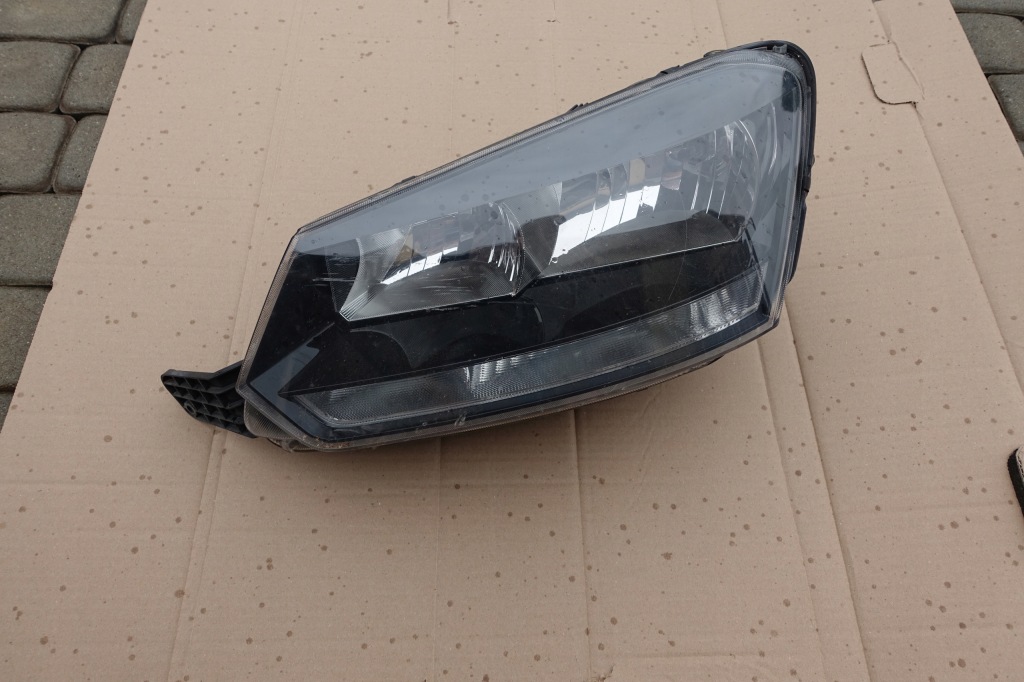 фото №1, Skoda yeti i lift лампа передняя левая оригинал 5l1941015d