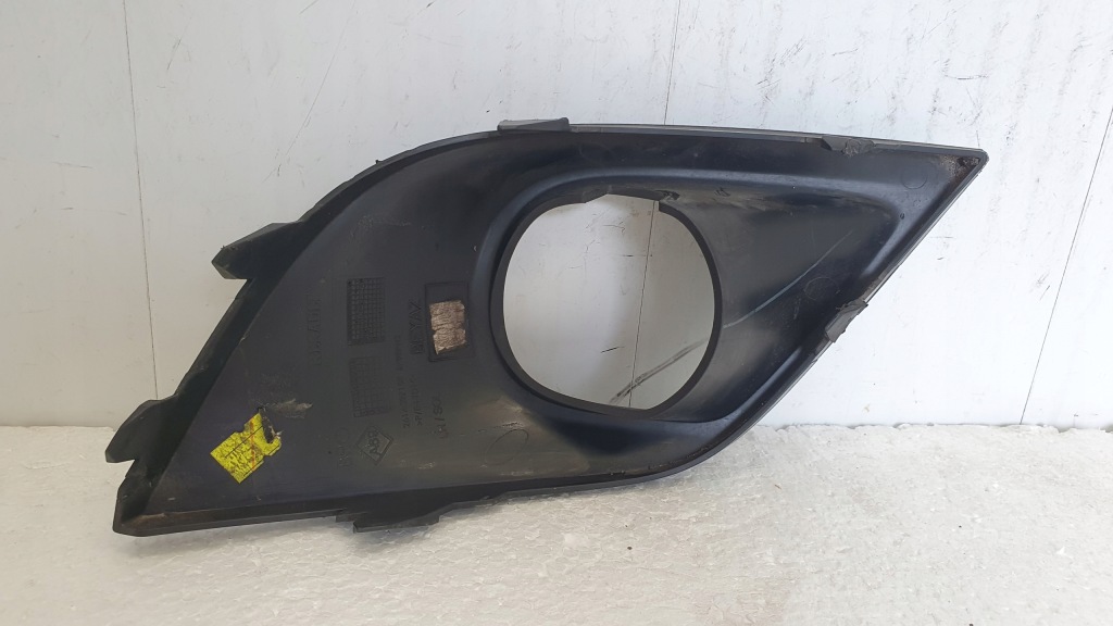 Решітка заглушка бампера ліва перед renault clio iv рестайлінг  16- оригінал в Україні