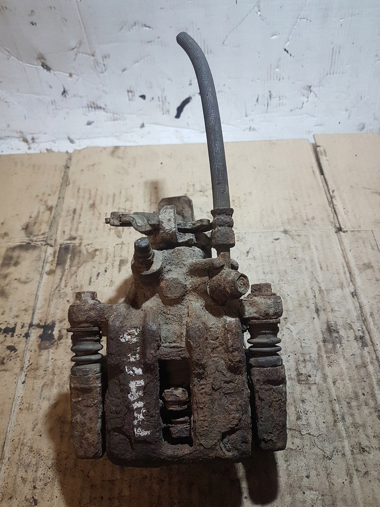 фото №1, Суппорт задняя задний левый nissan primera p11