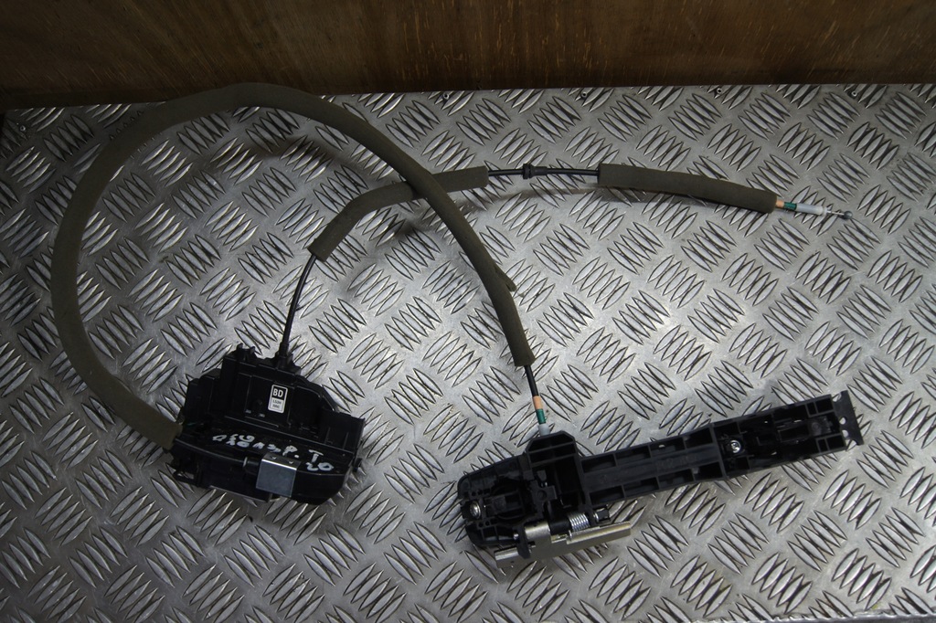 фото №8, Замок дверь правый задняя infiniti q50