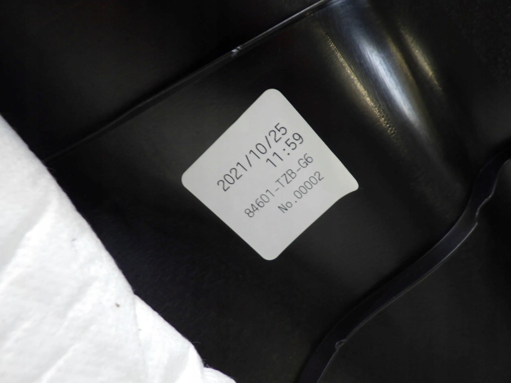 фото №9, Honda jazz v 2021 обшивка багажника правий 84601-tza