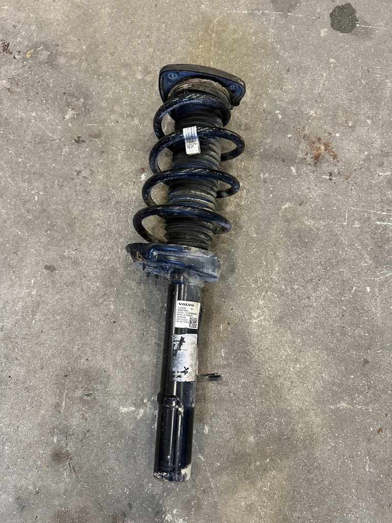фото №1, Volvo xc40 mcperson амортизатор передний правый 32283432