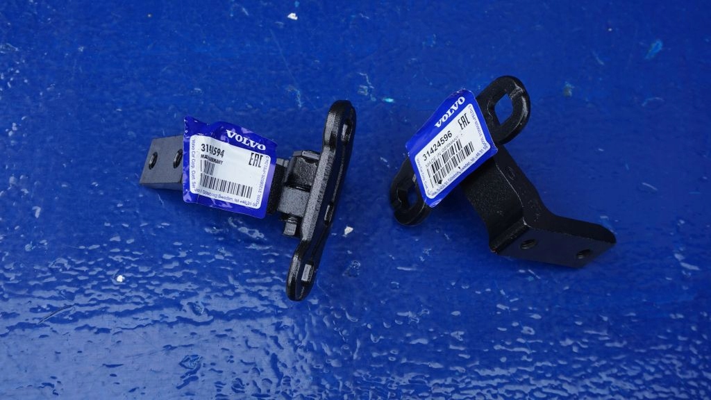 фото №2, Volvo xc60 xc90 ii - новый петля дверь правый задняя