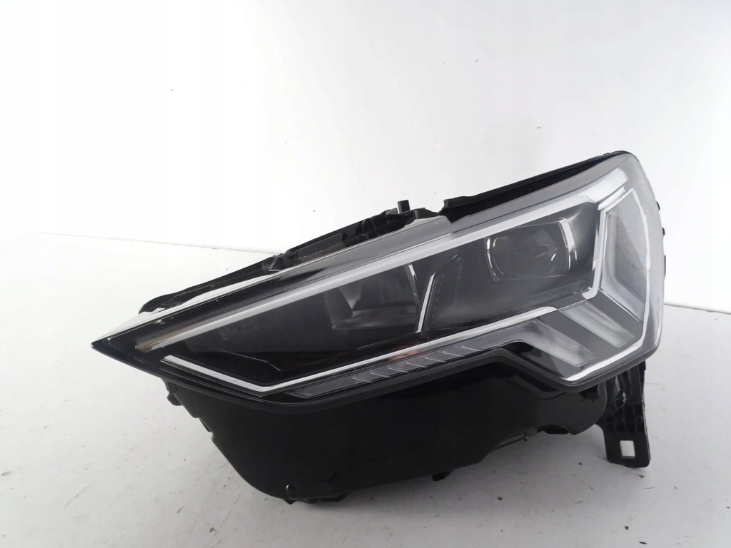 Купити Фара перед передня ліва audi q3 83a full led