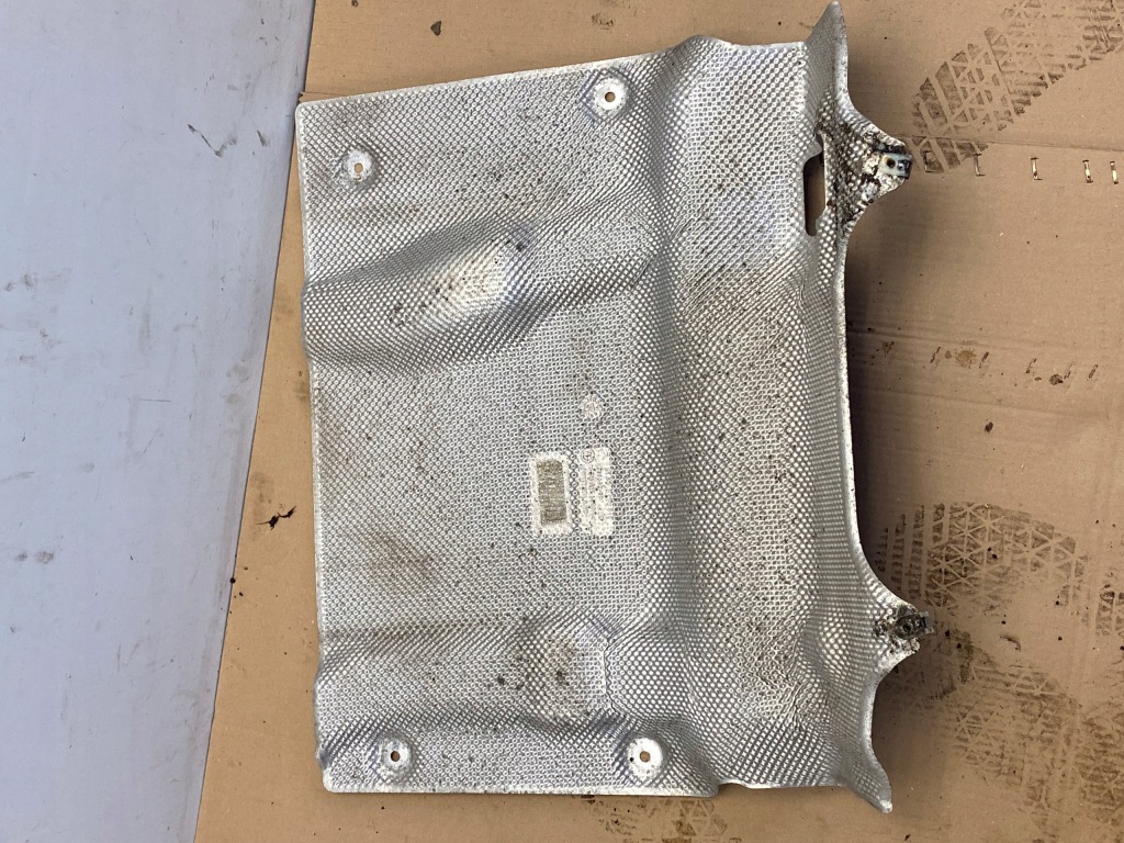 Купить M5 f90 защита выхлоп тепловая 8065410