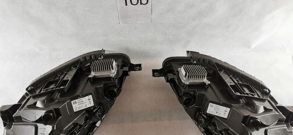 Tesla 3 рестайлінг  full led лівий праві фара фара в Україні